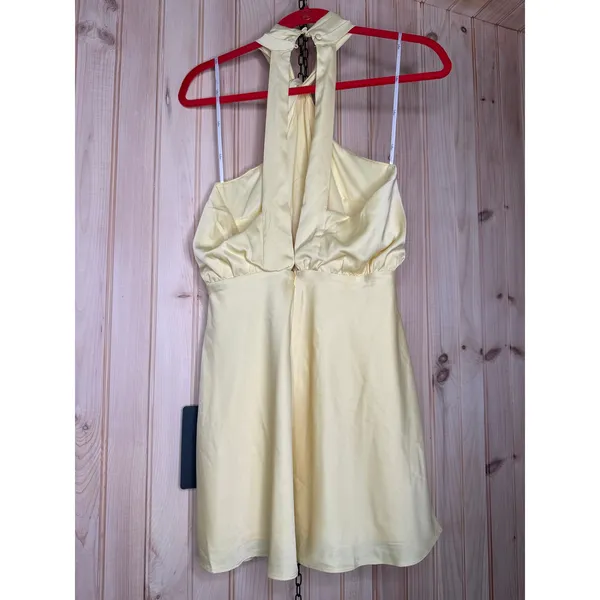 NWT Lulus Sleek Essence Light Yellow Satin Halter Sleeveless Mini Dress Party M - Image 6