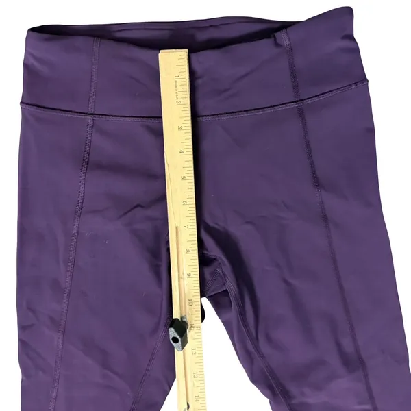 Lululemon Eggplant Purple Tight Stuff Scalloped Hem Crop Capri Leggings size 6 - Image 4