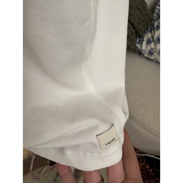 Vuori White Crew Neck Tee Women's Size Medium - Image 2