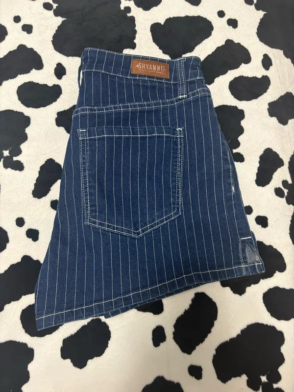 Women’s Shyanne Striped Jean Shorts - Image 2