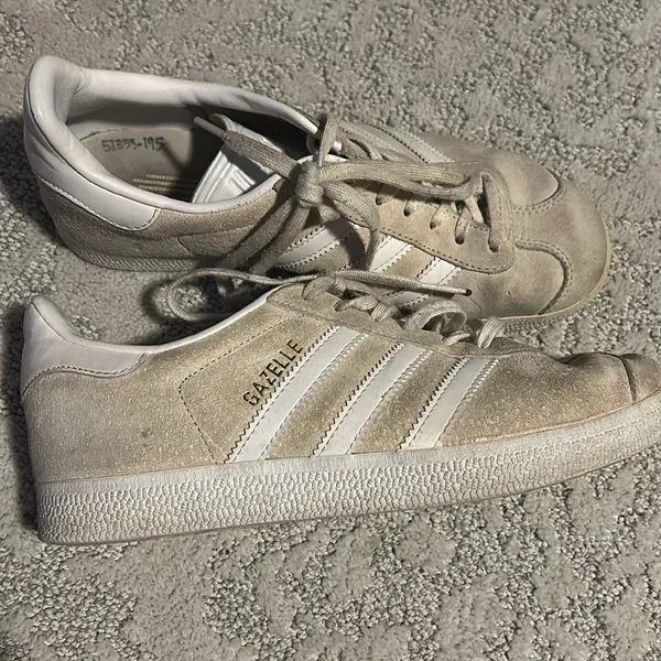 Gazelle adidas shoes - Image 4