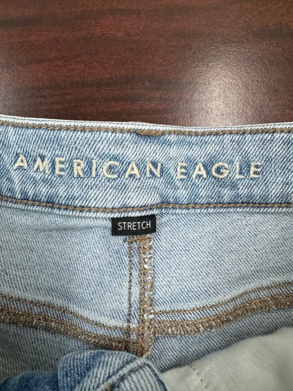 American Eagle Stretch Denim Mom Shorts Size 4 - Image 3