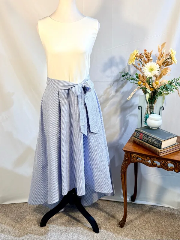 💥NWT Hutch Blue White Seersucker Stretch Knit Tie Waist Midi Dress Sz 4🧡 - Image 3