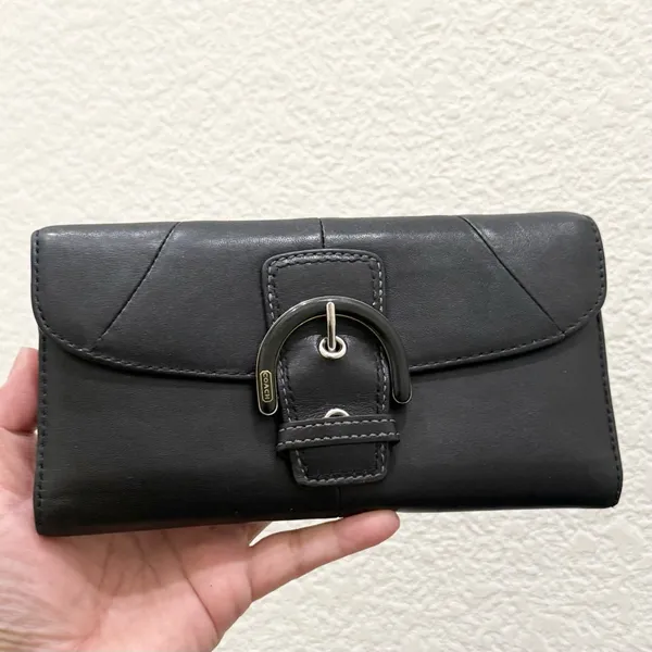 Vintage COACH Soho Black Leather Buckle Trifold Wallet - Image 4