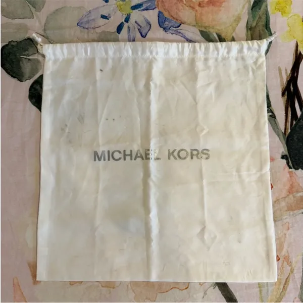 Michael Kors Red Shoulder Bag with Gold Chain - Image 8