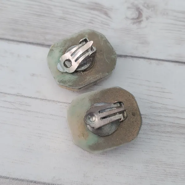 Vintage Clip On Earrings Pink & Gold Tone - Fair Condition - Image 5