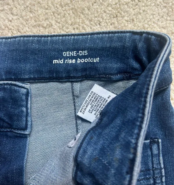 Lola Jeans Mid rise bootcut  - Image 4