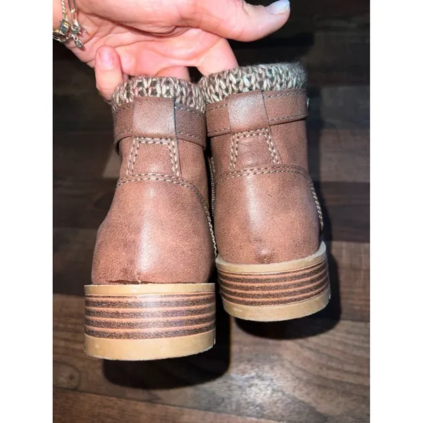 Sporto Rustic Brown Lace-Up Ankle Boots with Knit Collar - Image 3