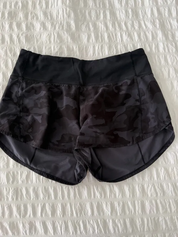 Lululemon High-Rise Speed Up Shorts - Image 2