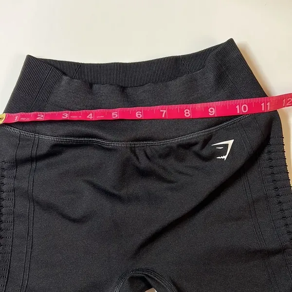GYMSHARK‎ GLOW Seamless Black Shorts Cutout Perforated XS Stretch Workout NWOT - Image 10