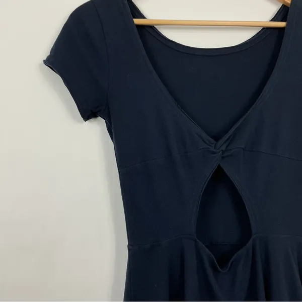 Abercrombie & Fitch Twist Open‎ Back Skater Dress size Medium - Image 5