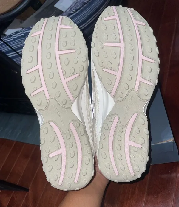 New Balance 204L Sea Salt Pink - Image 5