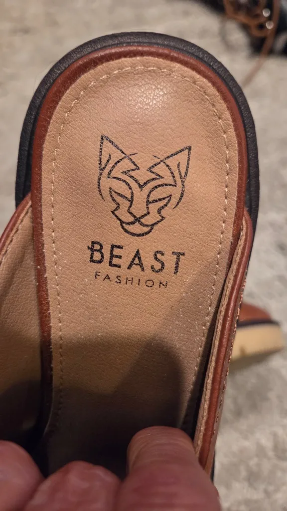 Beast 2 in heel clogs - Image 3
