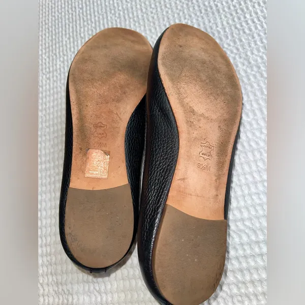 Tory Burch Black Flats with Gold Emblem - Image 4