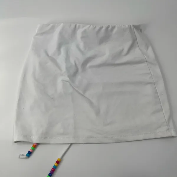 White fox boutique white mini beaded skirt size medium - Image 5