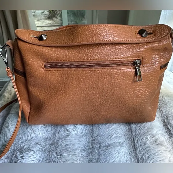 Ella & Elly brown rivet studded crossbody bag - Image 4