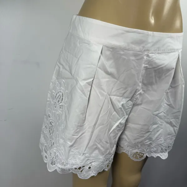 New Zara Embroidered Pleated Lace Shorts Sz L White High Waist NWT - Image 2