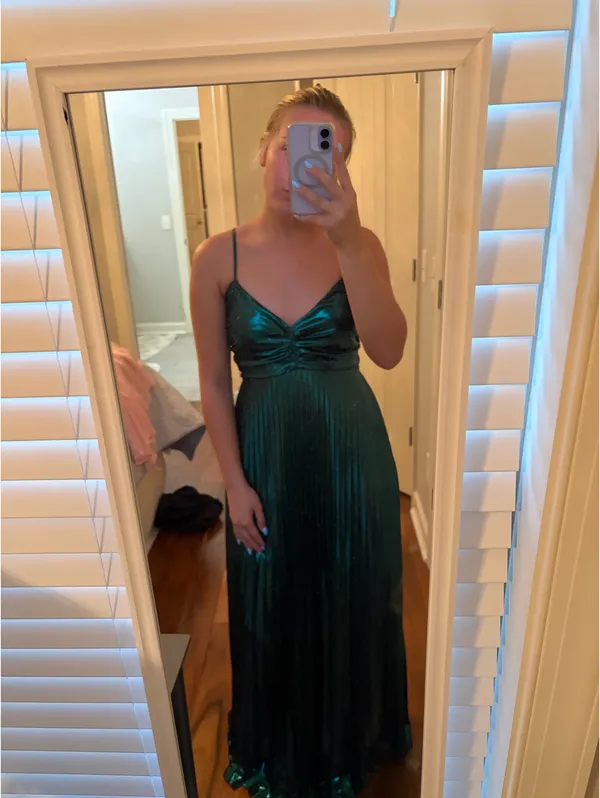 Long green formal prom dress - Image 4