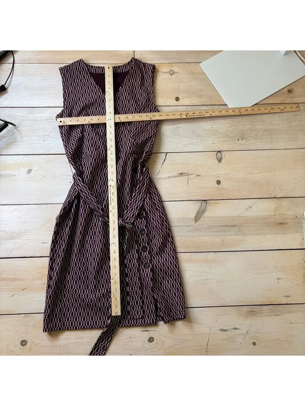 Ann Taylor Petites EUC Womens Burgundy Maroon Chain Print Belted Sheath Dress 6P - Image 6