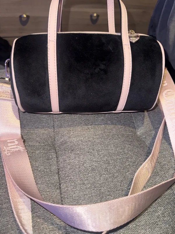 Juicy Couture Black and Pale Pink Barrel Shoulder bag - Image 3