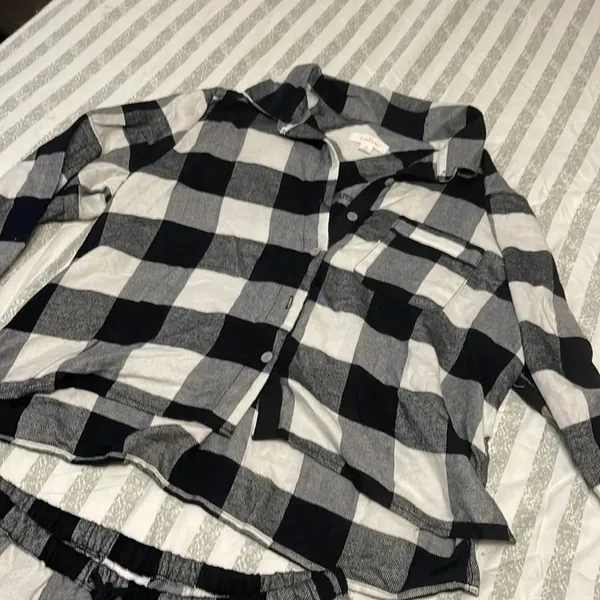 Colsie Plaid PJ Shorts and Top Lounge Set in black plaid - Image 4