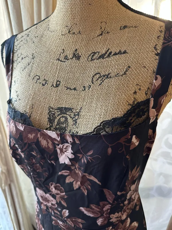 Floral Ruffle Hem Dress Black - Image 3