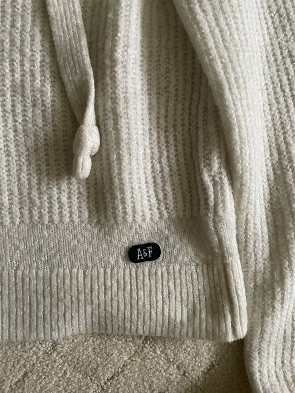 Abercrombie Sweater - Image 3
