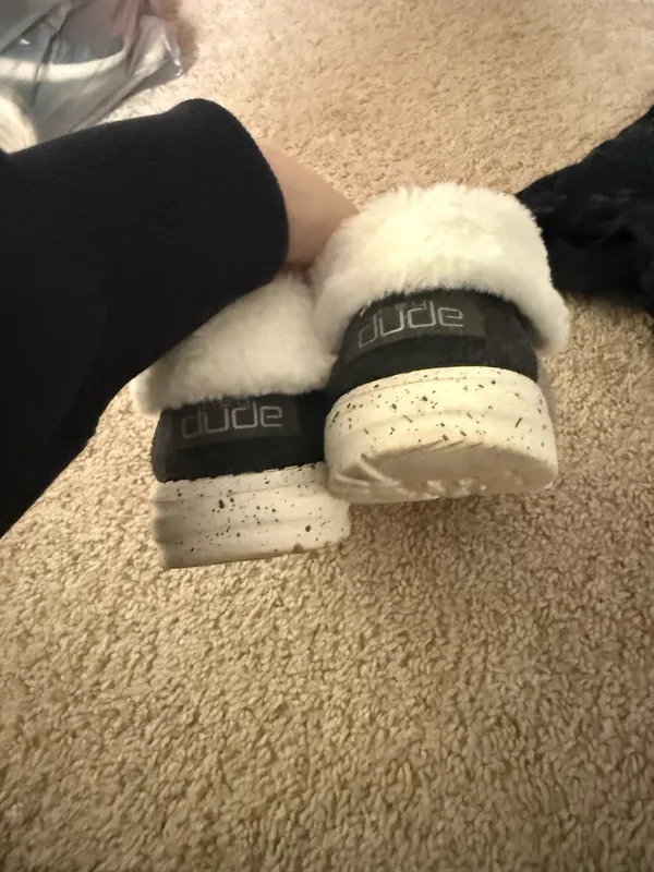 Hey Dude Shoes Women’s 6.5 - Image 4