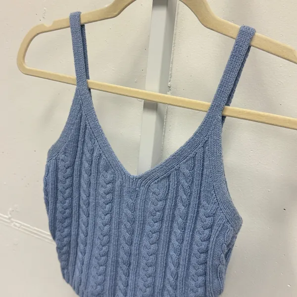 Hollister Cable Knit Sweater Tank Top Blue V-Neck Cropped Camisole XS Pastel - Image 3