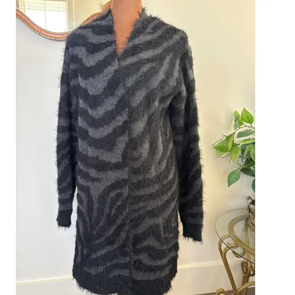 Isela Fuzzy Knit Cardigan Duster Sweater‎ Open Front Zebra Stripe Gray Black M - Image 3