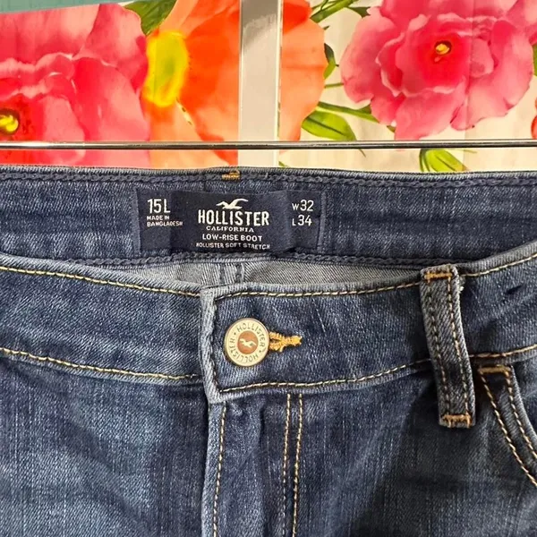 J11. Hollister low-rise bootcut jeans Size 15L - Image 2