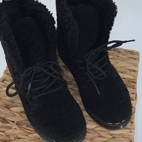 Dr. Martens 1460 PASCAL WOMEN'S FAUX SHEARLING BOOTS Size 7‎ Black - Image 4
