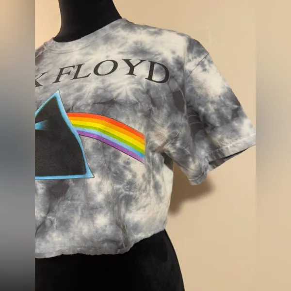 EUC Pink Floyd Black and Gray Tie Dye Cropped Tee size medium - Image 3