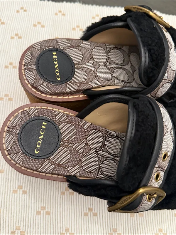 Coach Black Shearling Dylan Signature Buckle Platform Clogs Mules Size 7 NWOT‎ - Image 3