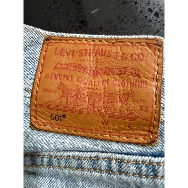 Levis Premium 501 Original Cutoff Shorts Light Wash Distressed‎ Blue 25 - Image 3