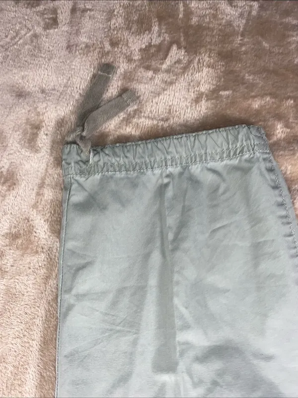 Tommy Hilfiger Light gray Utility Cargo Capris with Drawstring Ankles - Image 6