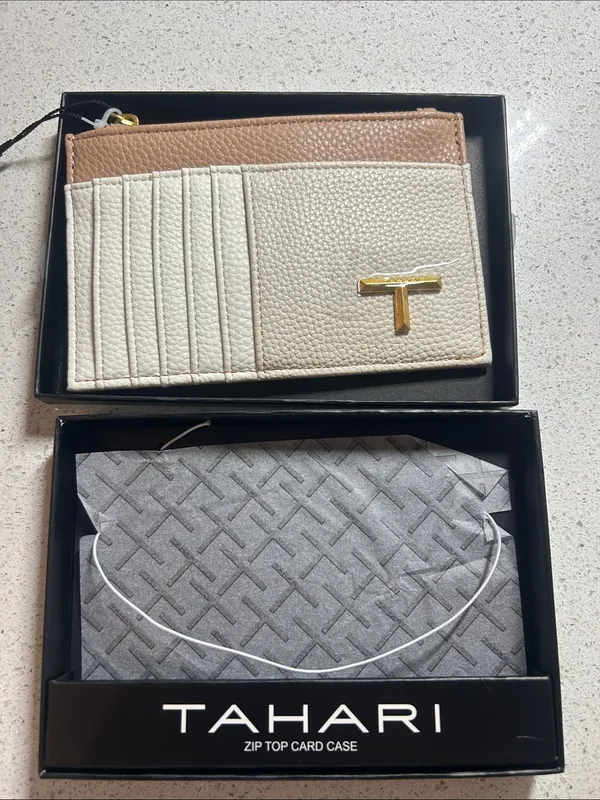 Tahari Cream and Tan Zip Card Case with Gold Accent - Image 4