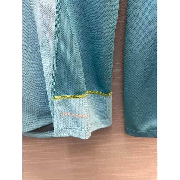 Patagonia Lightweight Women Zip Up Long Sleeve Mesh Size XS. - Image 3
