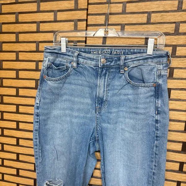 American‎ Eagle Mom Jeans Size 8 Short - Image 3