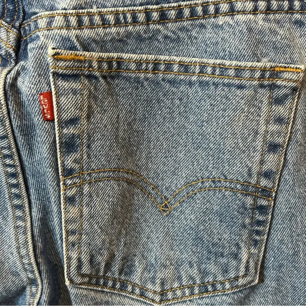 90’s Vintage Levi’s 551 Denim Shorts | Made in USA | Unisex -VTG Size-14/ (33”) - Image 13
