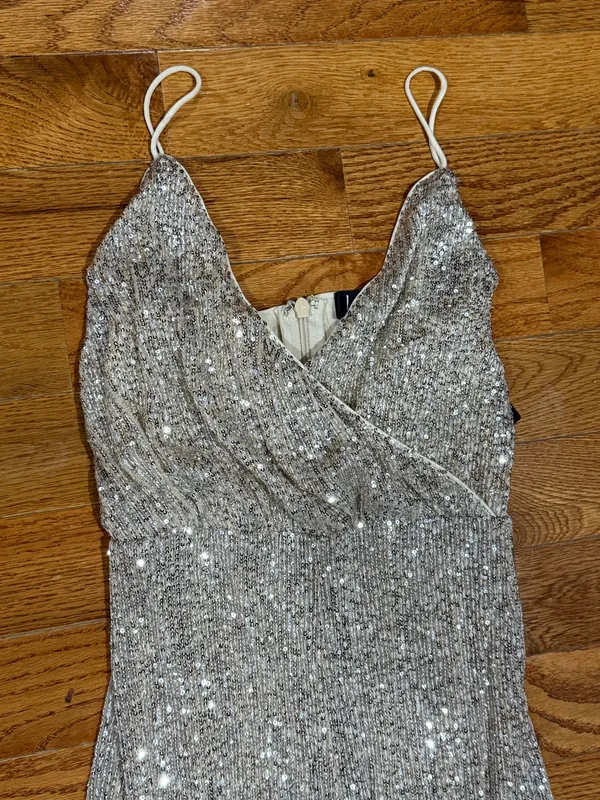 NWT Lulus Sequin Surplice Jumpsuit XS - Image 6