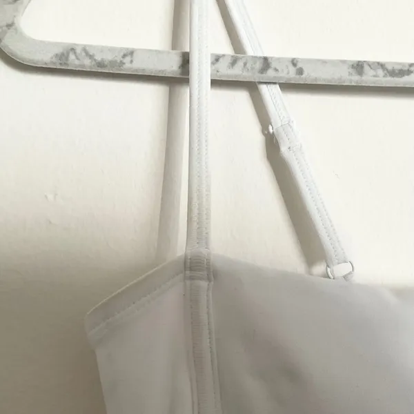 Alo Yoga Airbrush Streamlined Dress White/White M - Image 8