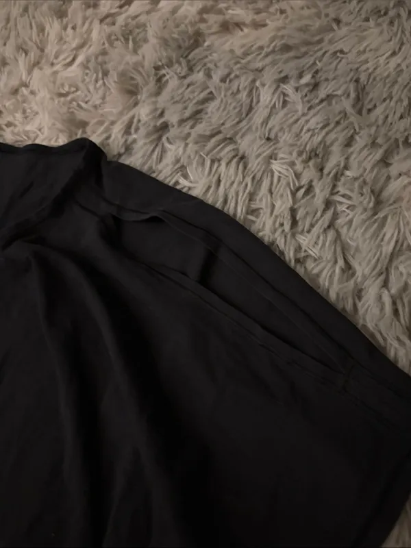 lululemon athletica Black Short Sleeve Drawstring Hem open shoulder Tee - Image 3