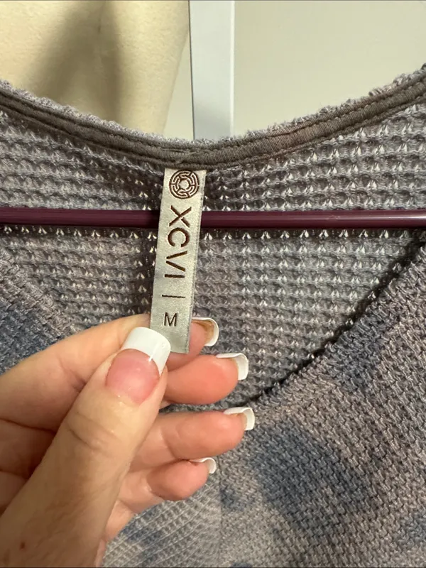 XCVI Mauve and Blue Waffle V-Neck Sweater - Image 2