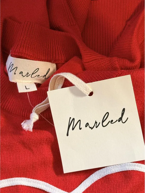Marked Red Love Heart Graphic Sweater Pullover Knit Top Large Valentine’s Day - Image 5