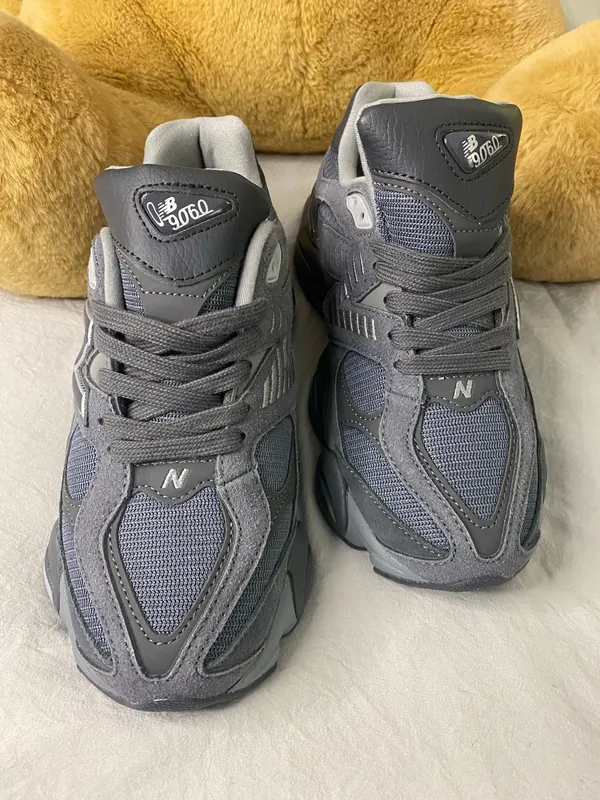 New Balance 9060 Running Shoes Womens Women’s Size 7.5 Mens 5.5 - Image 2