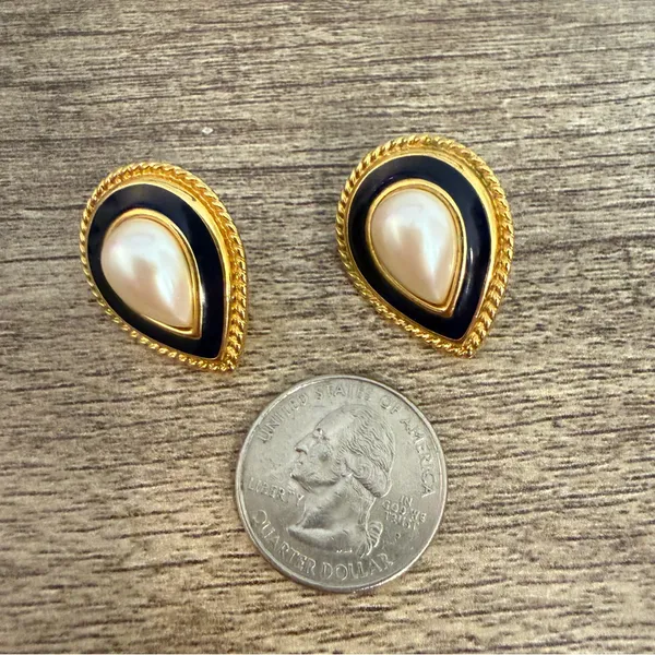 Vintage Monet Gold Tone Black Enamel Faux Pearl Teardrop Pierced Earrings - Image 5