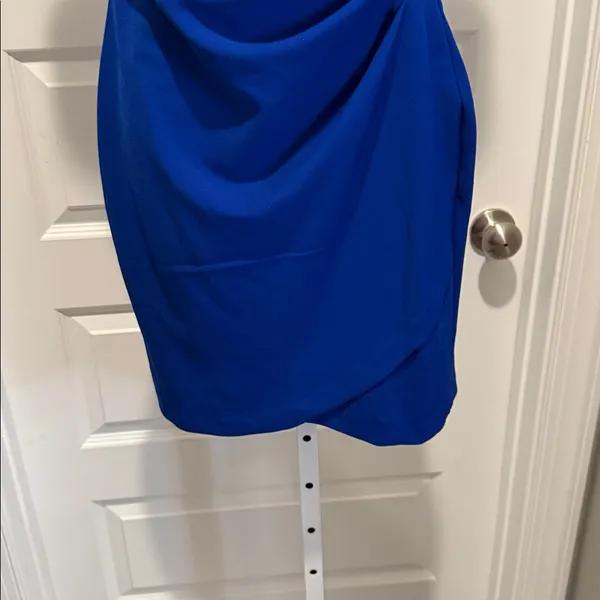 Guess NWT Size 4 Royal Blue Keyhole Halter Sheath Cocktail‎ Dress - Image 5