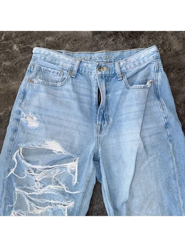 American Eagle Outfitters Mom Straight Jean Size 6 - Image 3