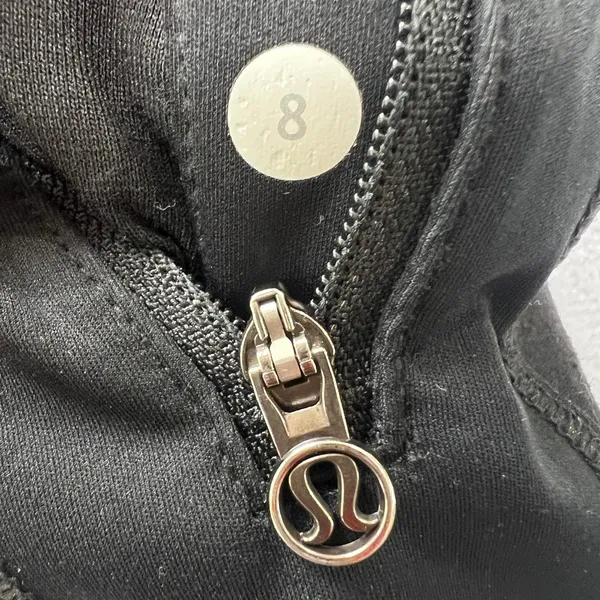 Lululemon Athletica Stay on‎ Course Black Zip Up Jacket Long Sleeves Thumbholes - Image 5